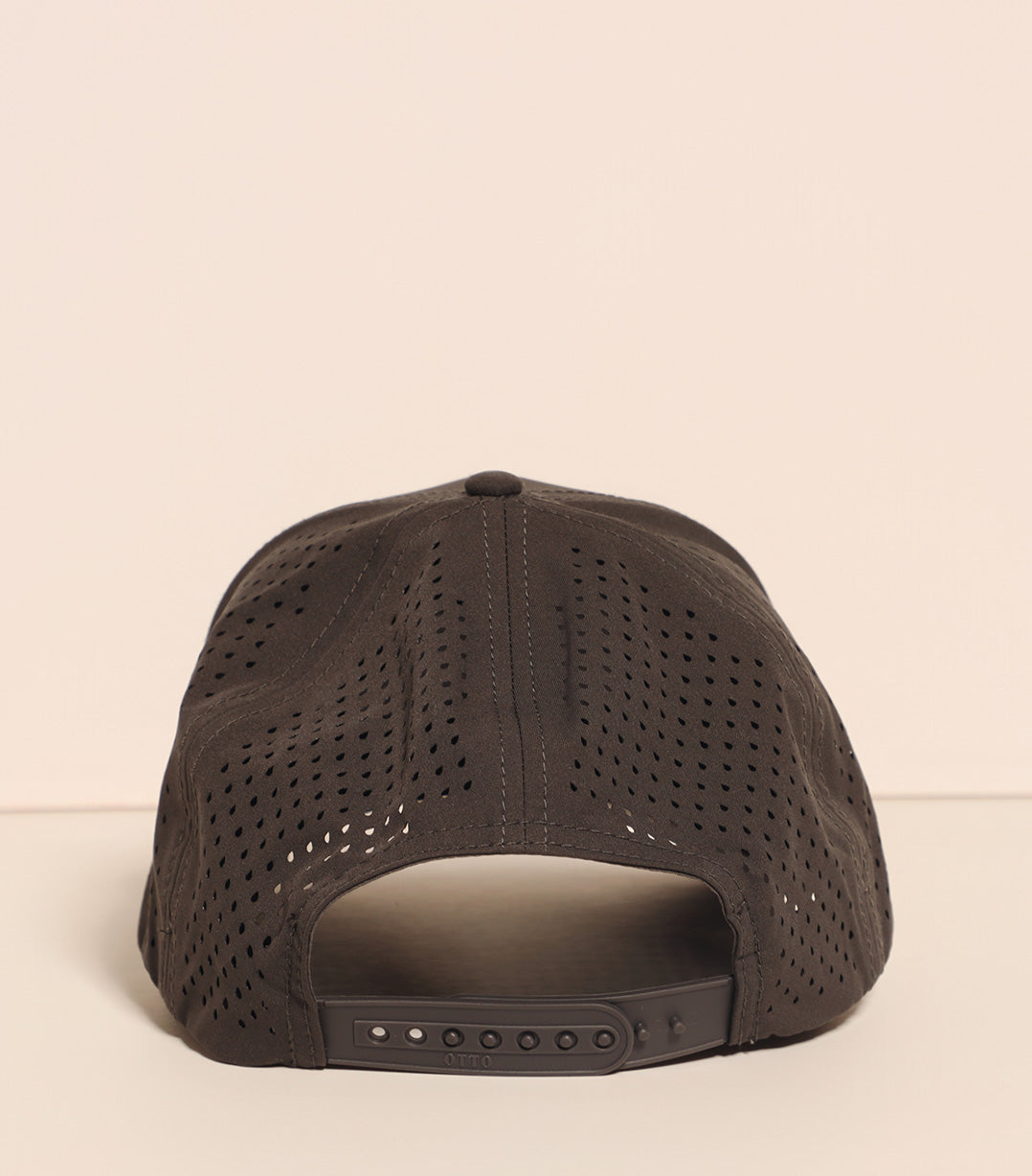 OUT OF OFFICE gorra